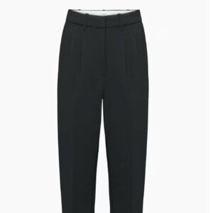 Aritzia - Wilfred Carrot Pant - Size 6 - Black